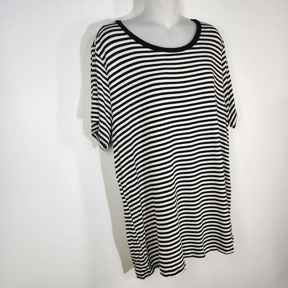 Torrid Womens Super Soft Knits Tee Size 2X Black Striped Short Sleeve Stretch - Picture 5 of 10